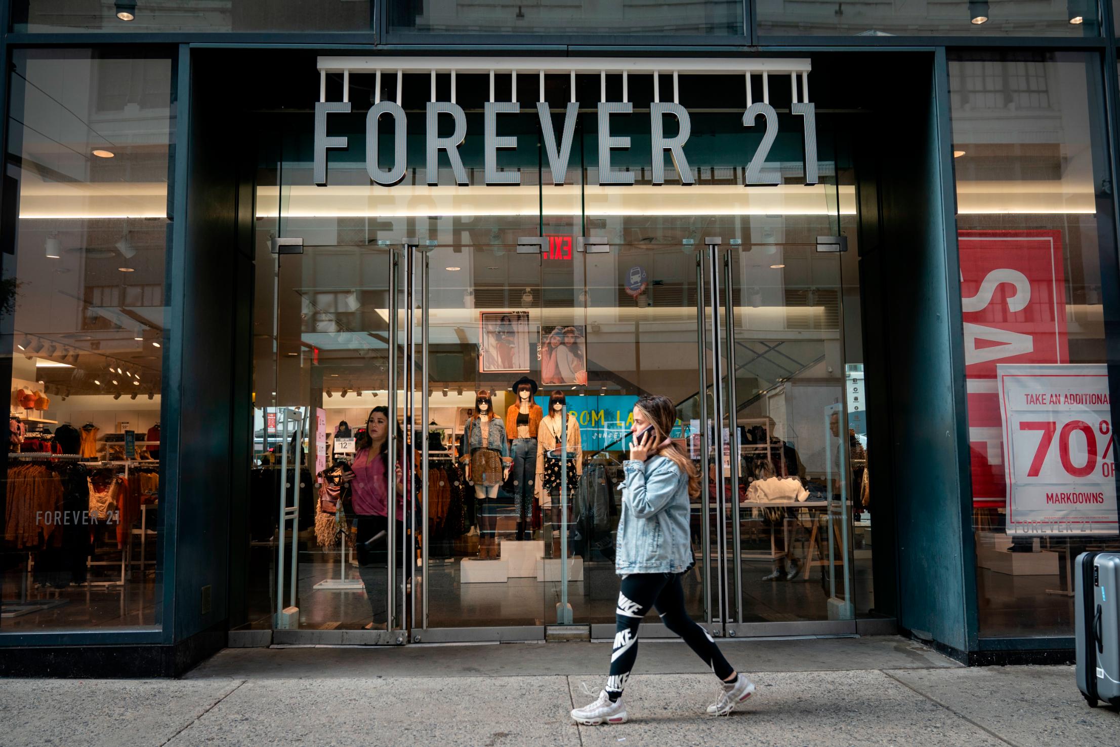 Forever 21 After Christmas 2022 Sales, Hours, Ads & Deals – What To Expect